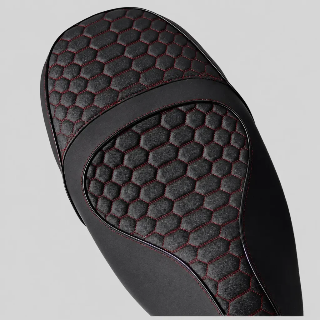 Zadelhoes Alcantara Look Zwart Vespa Sprint / Primavera